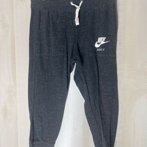 Nike gray vintage Just do it zipup jacket and capri joggers jacket/med, pants/sm - Picture 9 of 16